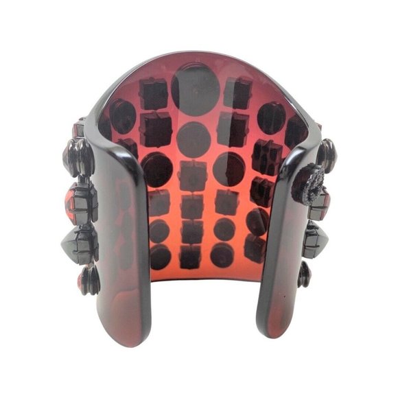 Haute Couture Gucci Burgundy Plexiglass, Crystal & Resin Large Cuff Bracelet - Picture 5 of 6